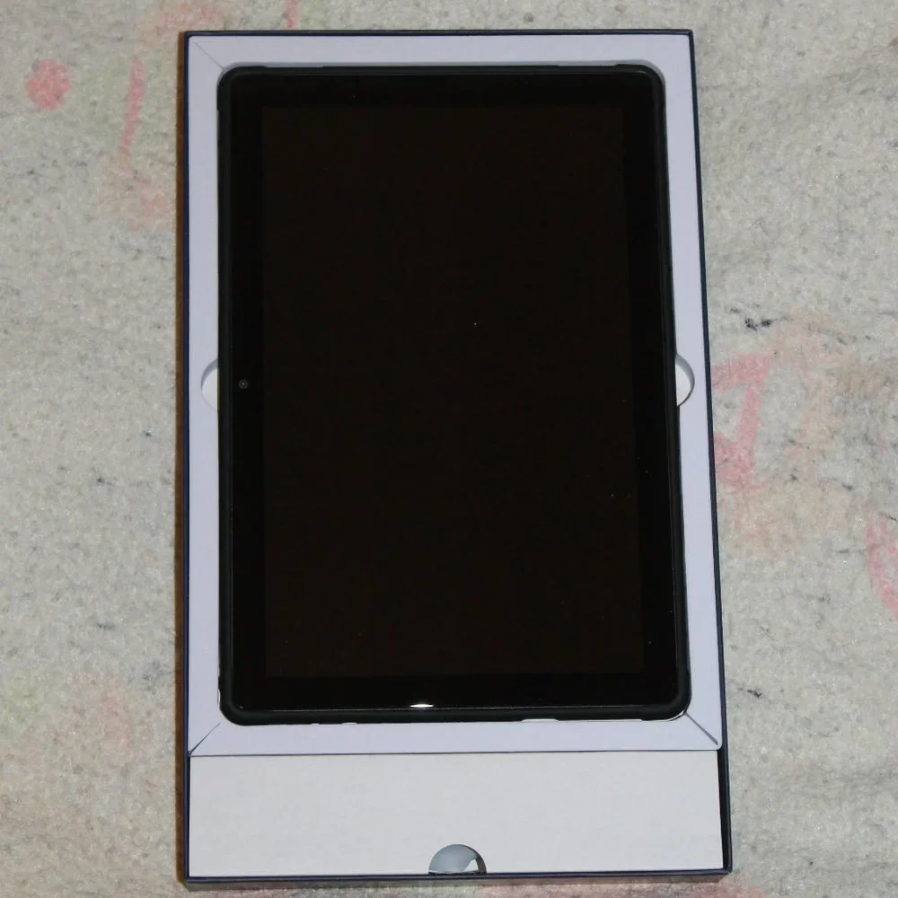Brand New Android 13 Silver Skypad10max 32GB Tablet with Wifi and 5 MP Camera